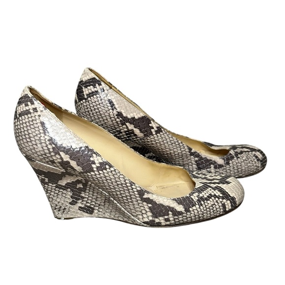 Kate Spade Metallic sheen Snakeskin Print Round
Toe Wedge heels size 8.5 - Picture 1 of 7